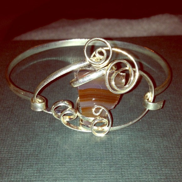•• PRICE LOWERED! •• Bracelet