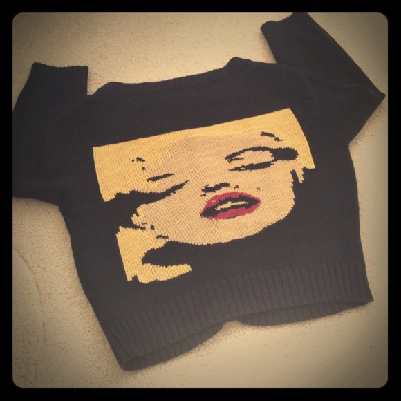 💚Rare💚 Marilyn Monroe cropped sweater.