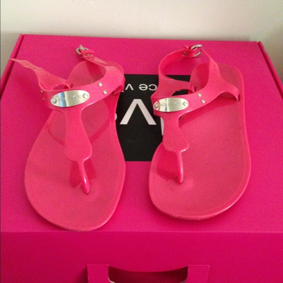 ‼️BUNDLED AND SOLD‼️MK PLASTIC SANDAL