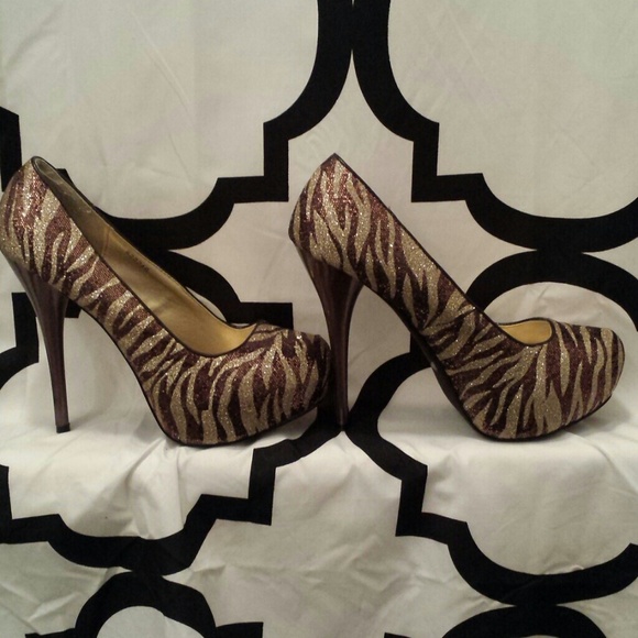 Heels - Picture 2 of 3