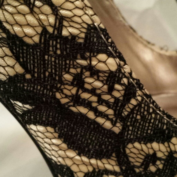 Heels - Picture 4 of 4