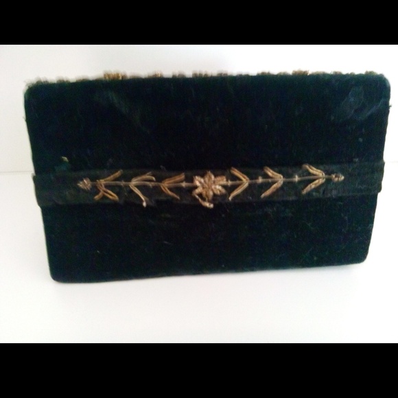1950 Black Velvet clutch with gold embroidery - Picture 2 of 2