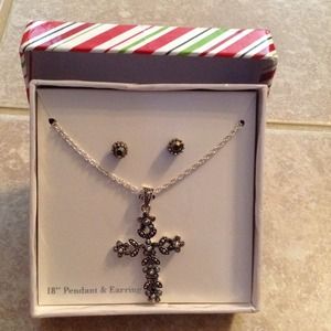 Gifted to Sammantha Necklace& post earrings!