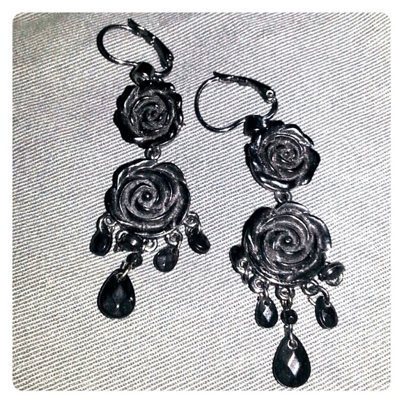 Black rose dangle earrings vintage style