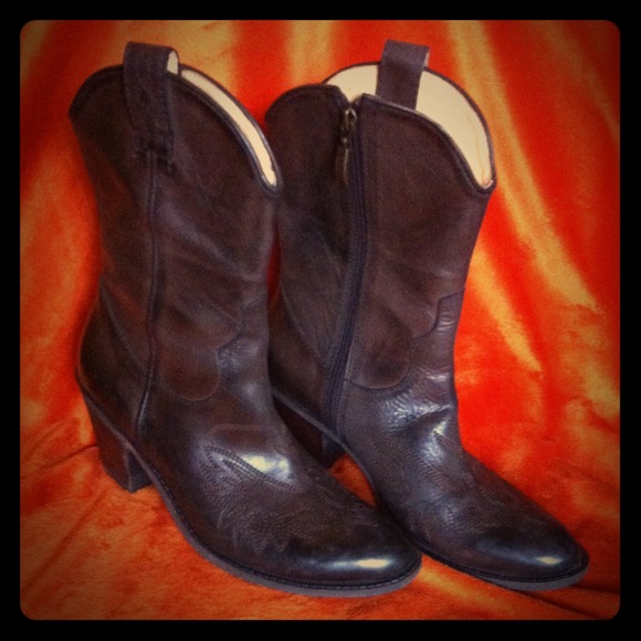 Guess Cowboy Boots! Dark brown, leather,worn Once!