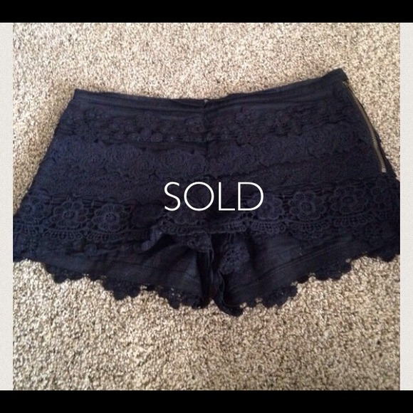 💟SOLD💟Black lace shorts