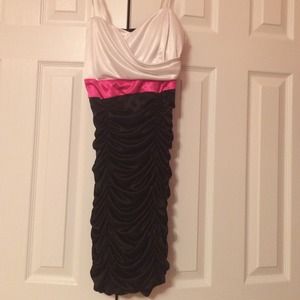 Scrunched party dress! Medium