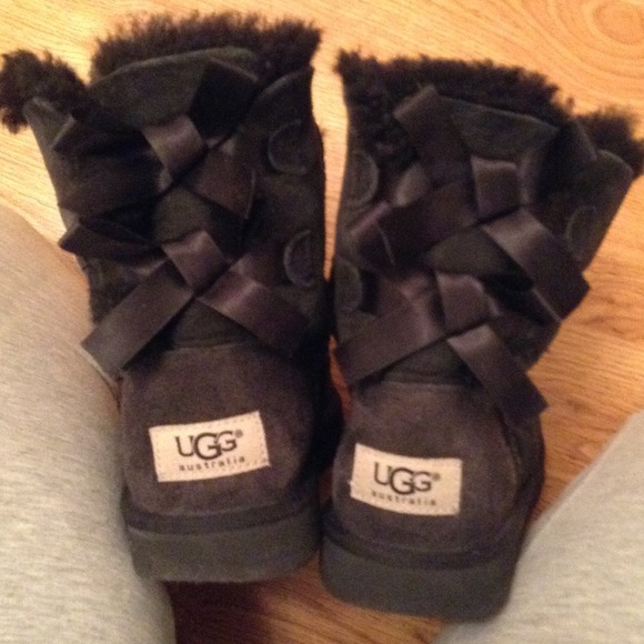 ✂️PRICE CUT✂️ Child Size Ugg boots still got life