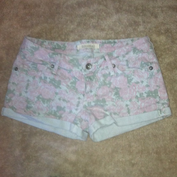 Super cute flower printed shorts☺️