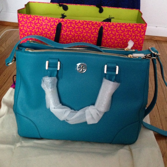 SOLD- Tory Burch Robinson Tote