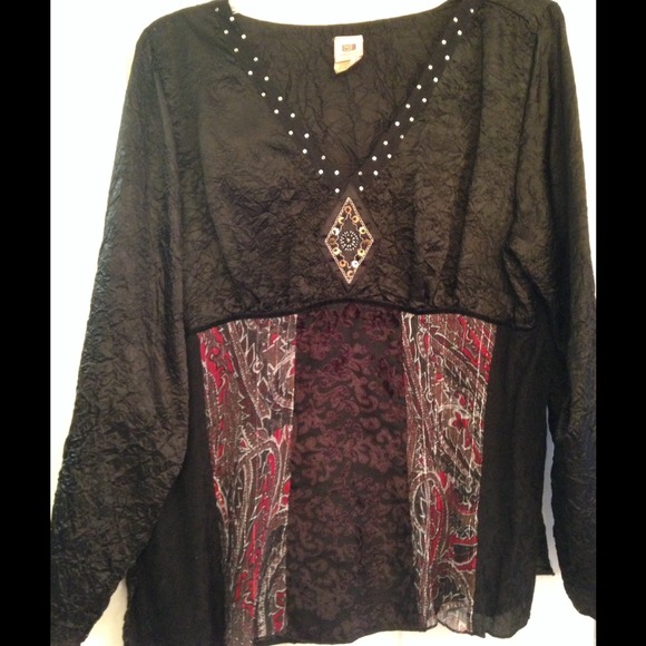 Unique and light weight black shirt!