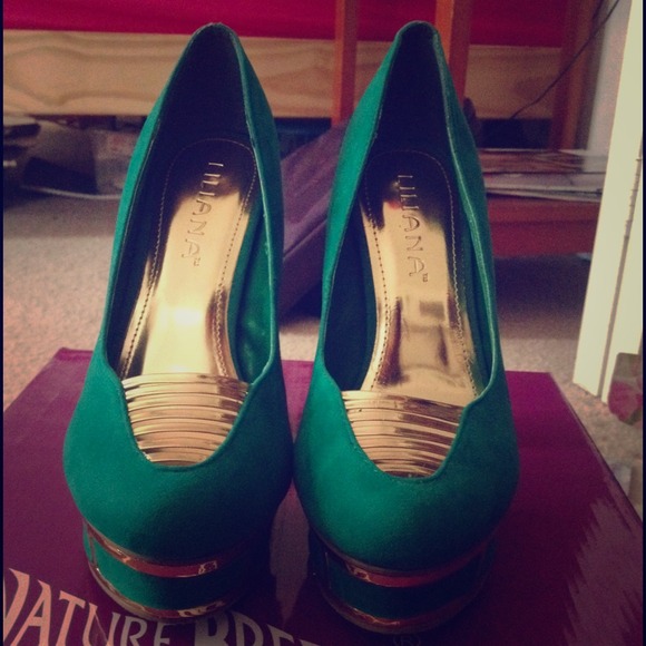 ✨✨HOLD ✨✨Heals