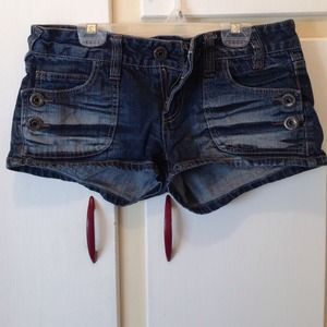SOLD IN BUNDLE🚫 Cute jean shorts!
