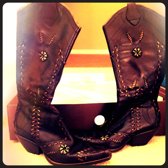 BCBG cowboy boots 👢