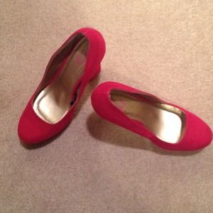 Just reduced ❤️Pink torrid high heels