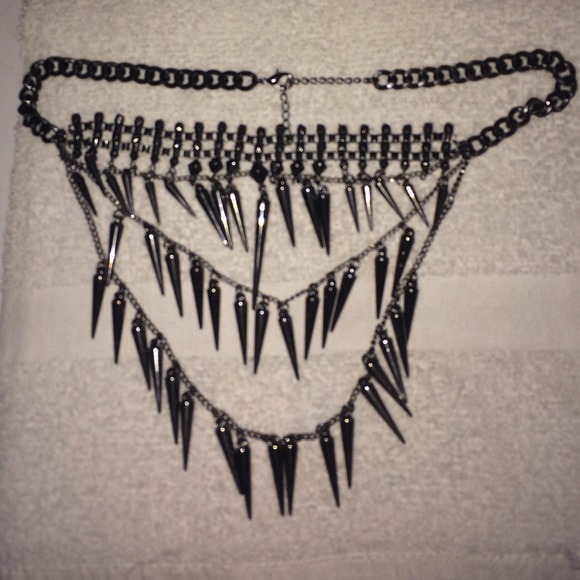 Spikey black necklace - Picture 1 of 2