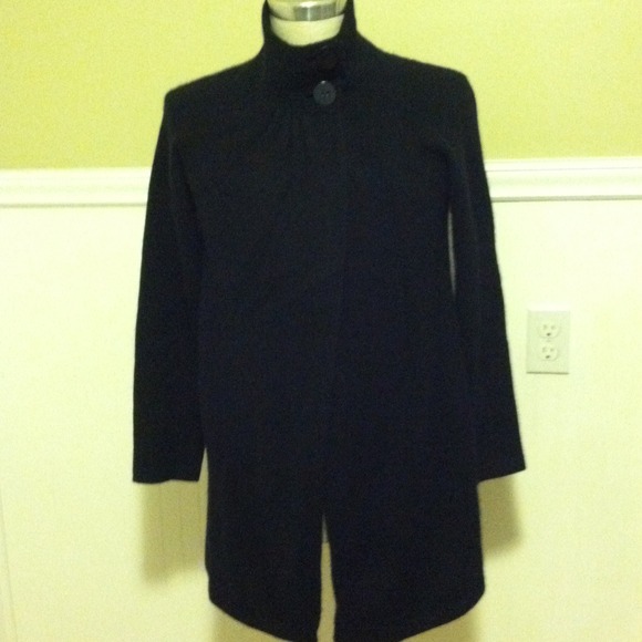 Sold to rebeccalee Pink Pineapple cashmere sweater