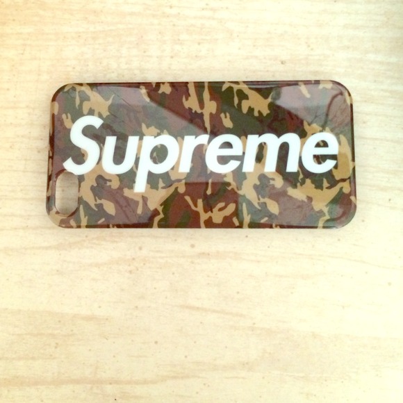🚫SOLD🚫💥REDUCED💥Camo SUPREME iPhone 5/5s case