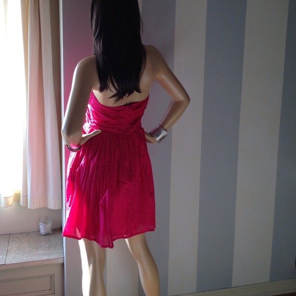 Zara NWOT all cotton Fuchsia strapless Fits med - Picture 4 of 4