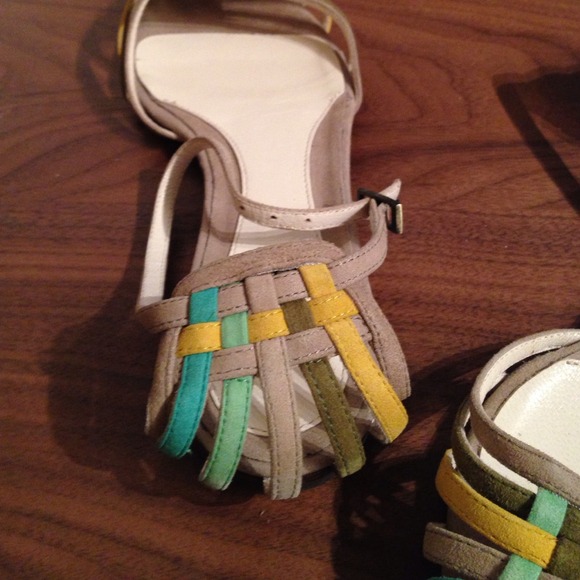 <sold>NWT Fendi colorful woven flat sandals - Picture 2 of 3