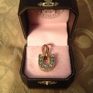 BUNDLE!! 💐🌸🌷🌹🌻🌺