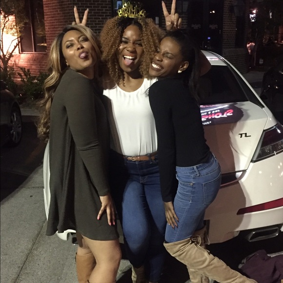 ✨MEET YOUR SELLER✨😘 - Picture 7 of 10