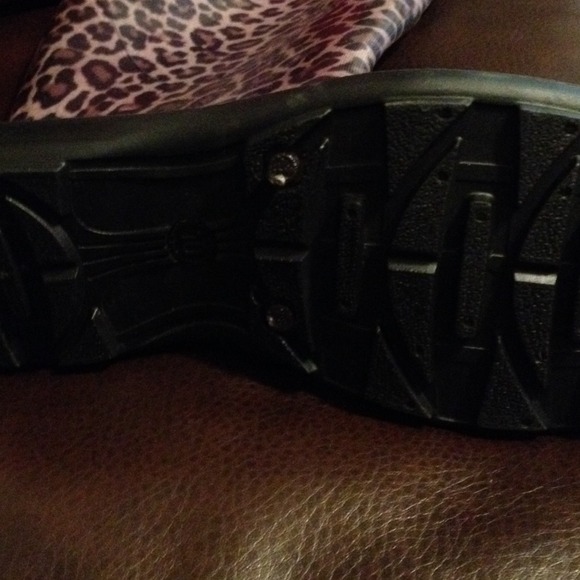 ❌SOLD IN BUNDLE❌🌟 Cheetah  Rain Boots!!! - Picture 3 of 4