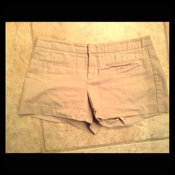 Adorable Gap khaki shorts