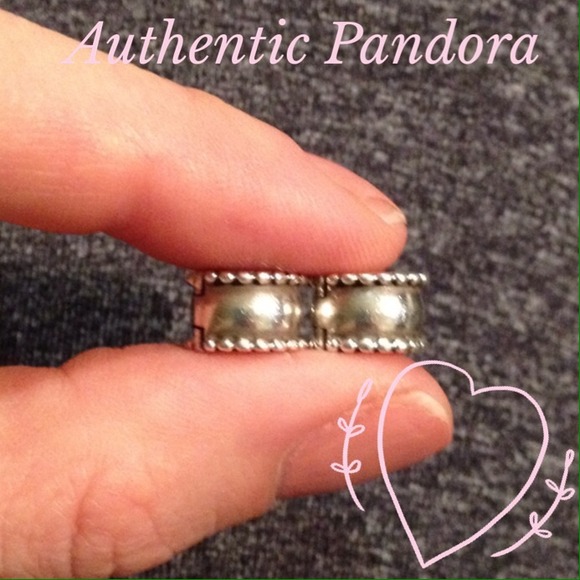 2 Pandora Clips