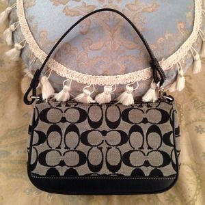 Coach Pochette (Black & Gray)