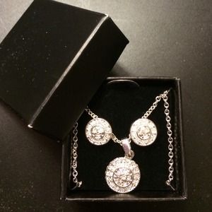 Necklace and ear rings