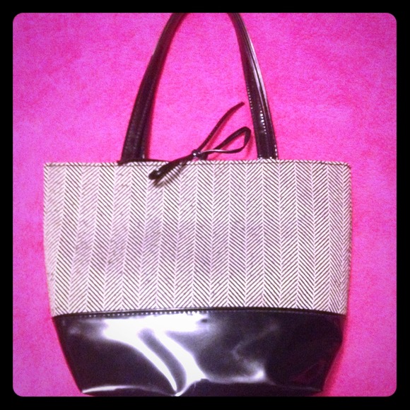 Striped white & black bag