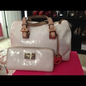 White Michael Kors Grayson (accepting offers)
