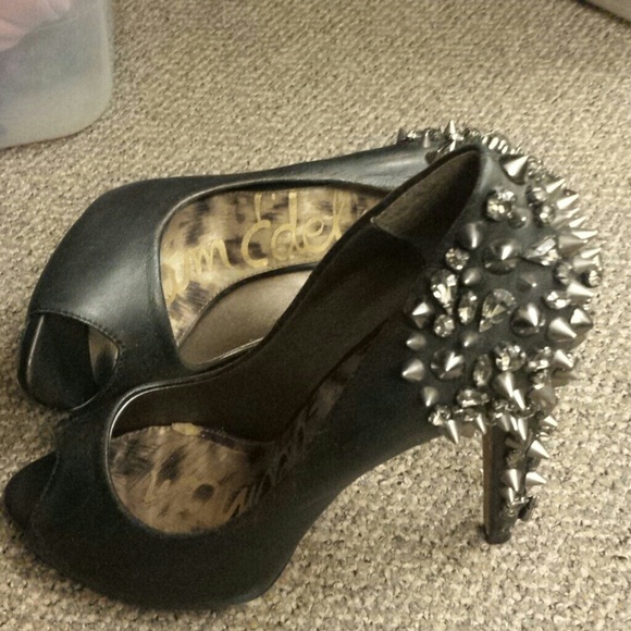 Sam Edelman lorrisa. Leather heels