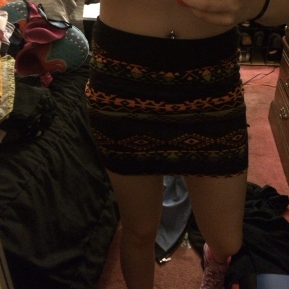 skirt - Picture 2 of 3