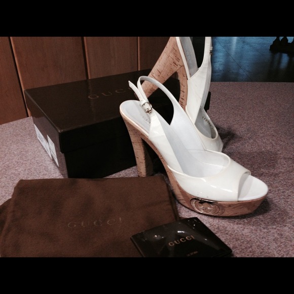 💰💰💰💰 SOLD 💰💰💰💰GUCCI white patent leather 9