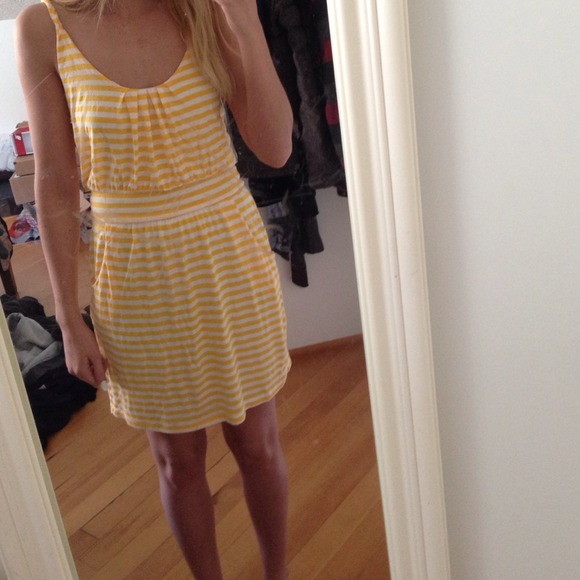 Stripped yellow sundress with pockets - Picture 2 of 4