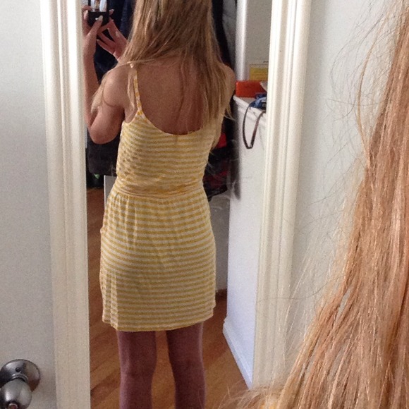 Stripped yellow sundress with pockets - Picture 3 of 4