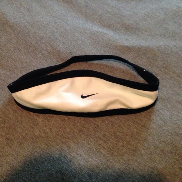 Nike wide headband