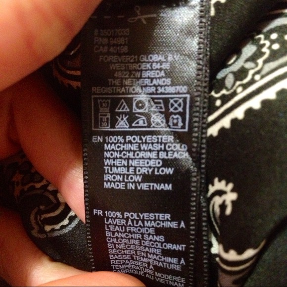 🚨SOLD IN BUNDLE🚨Cute shorts 😎 - Picture 2 of 4