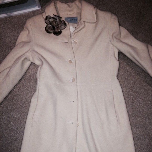 Off white coat with the flower pin