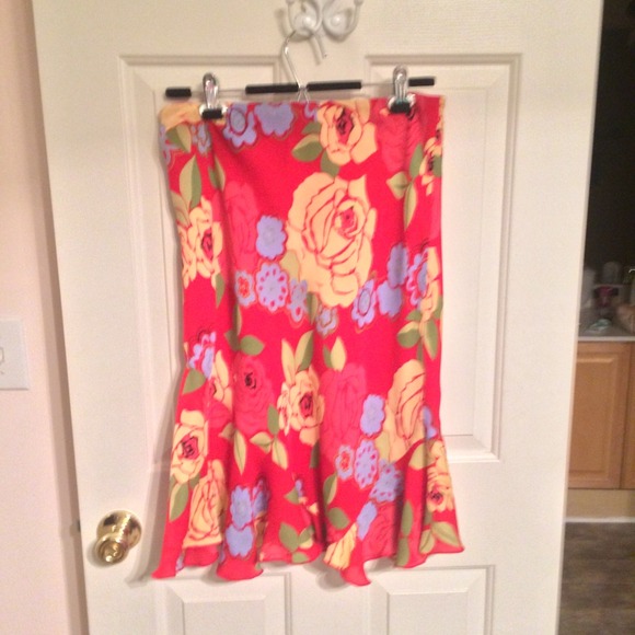 Great Harold's skirt! - Picture 3 of 4