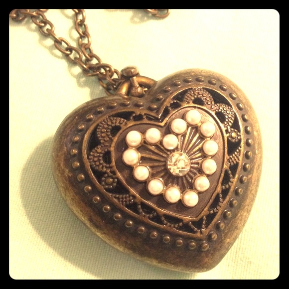 ❌SOLD❌Vintage Heart Necklace 💜