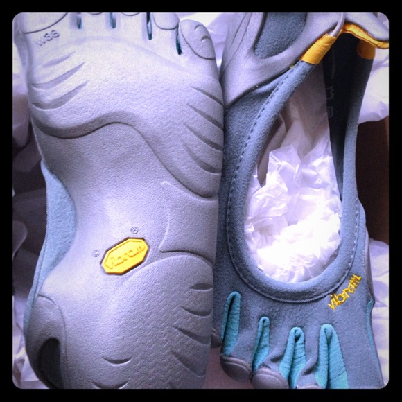 XxsoldxX Size 38 Vibram Classics.  Sea/Silver.