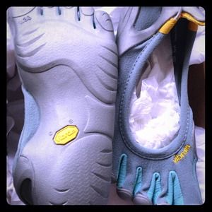 XxsoldxX Size 38 Vibram Classics.  Sea/Silver.