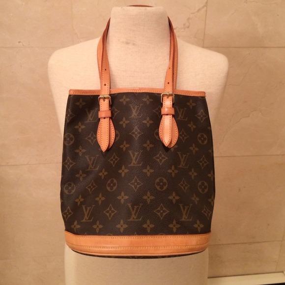 Louis Vuitton Handbags - Authentic Louis Vuitton handbag.
