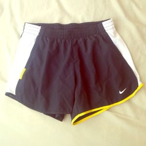 🚫TRADED🚫Nike Dri-fit livestrong running shorts!