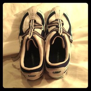 Sketchers Velcro slip ons