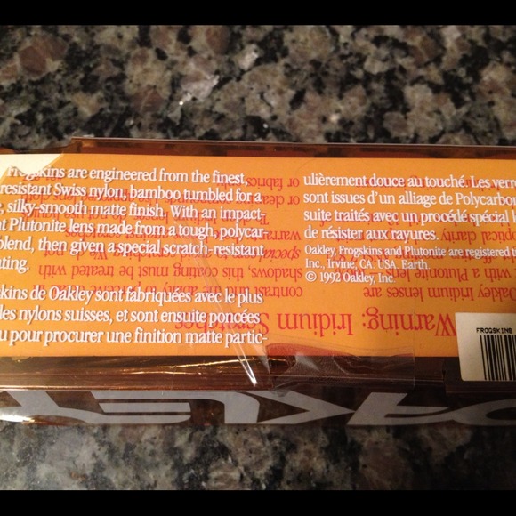 Oakley Frogskin Sunglasses Additional Pictures - Picture 3 of 4