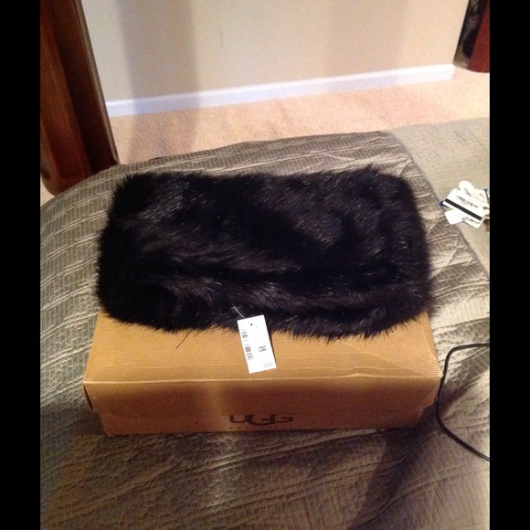 "SOLD" Neck Fur